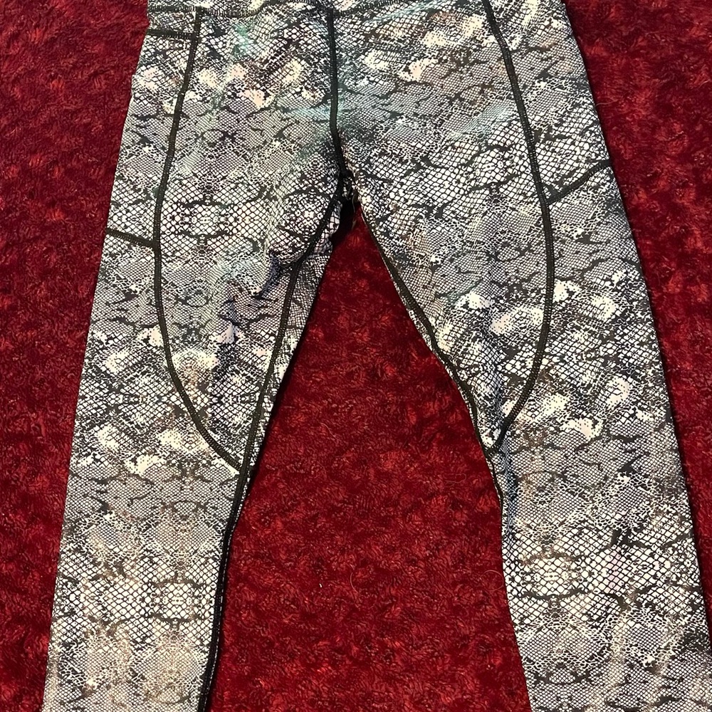 ZYIA Black and Gray Capri Pants with Seam Detailing and Pockets